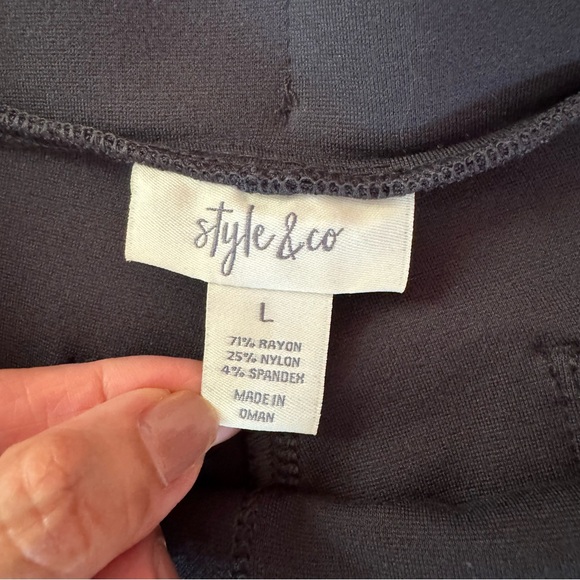 STYLE & CO. Skinny, Stretchy Pants. Comfortable. Size L. 2- Back pockets. - Picture 6 of 8